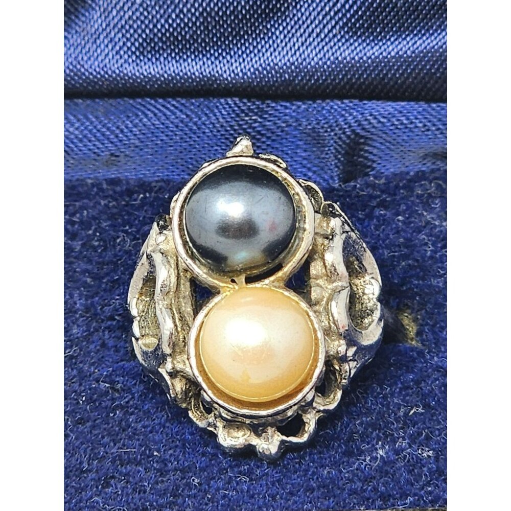 Vintage Silver Metal Adjustable Ring With Black & White Faux Pearls